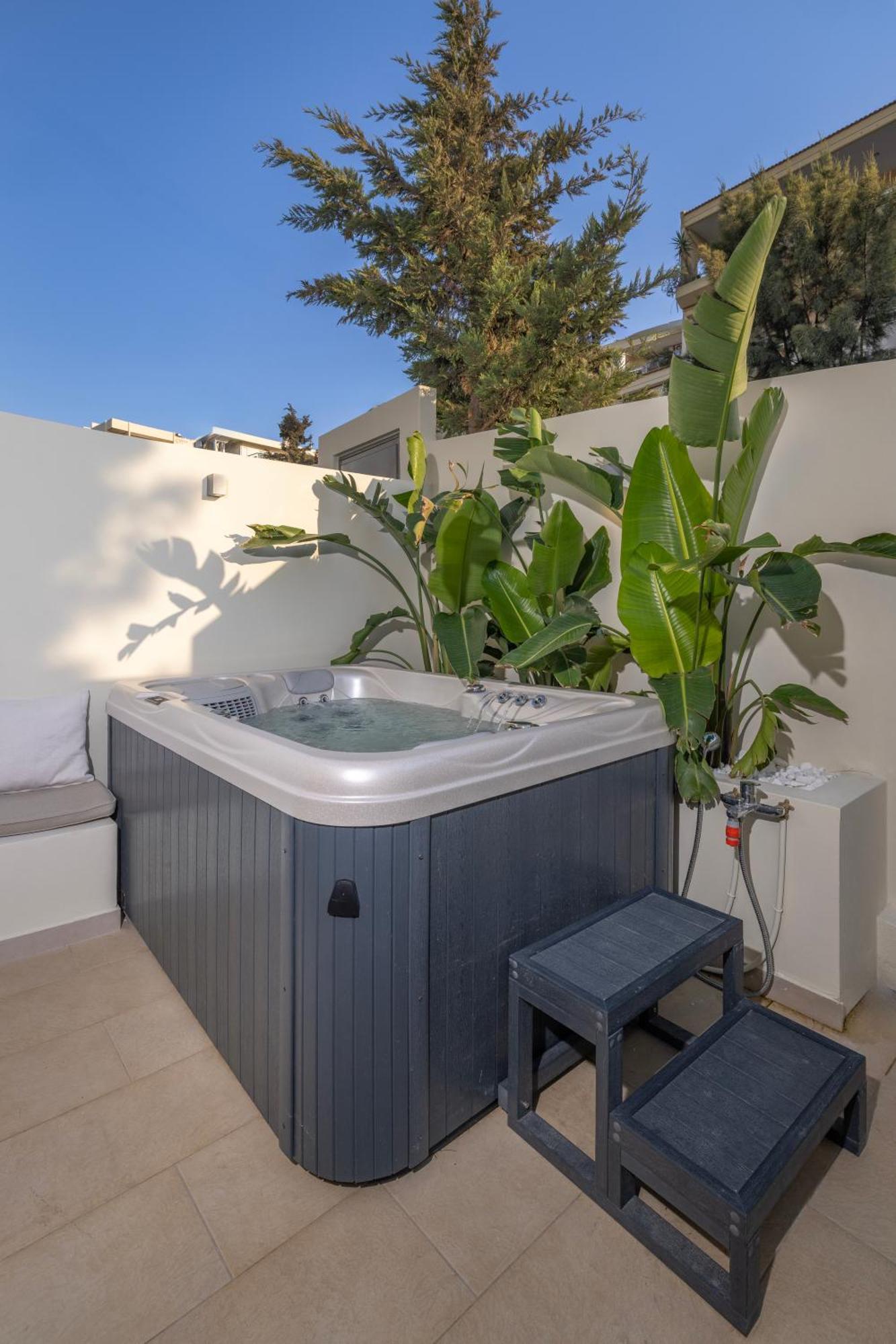 Earthy Haven-minimalist Luxury & Hot Tub Apartament *